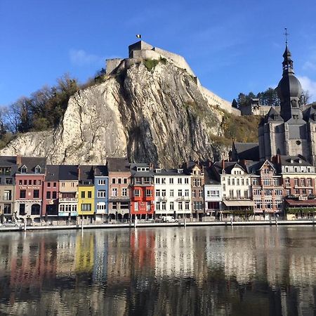 Les Voisins De Mr Sax Hotel Dinant Exterior foto