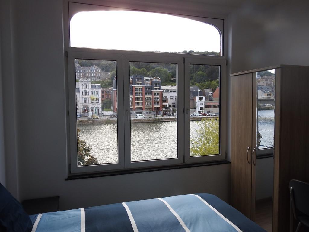 Les Voisins De Mr Sax Hotel Dinant Cameră foto