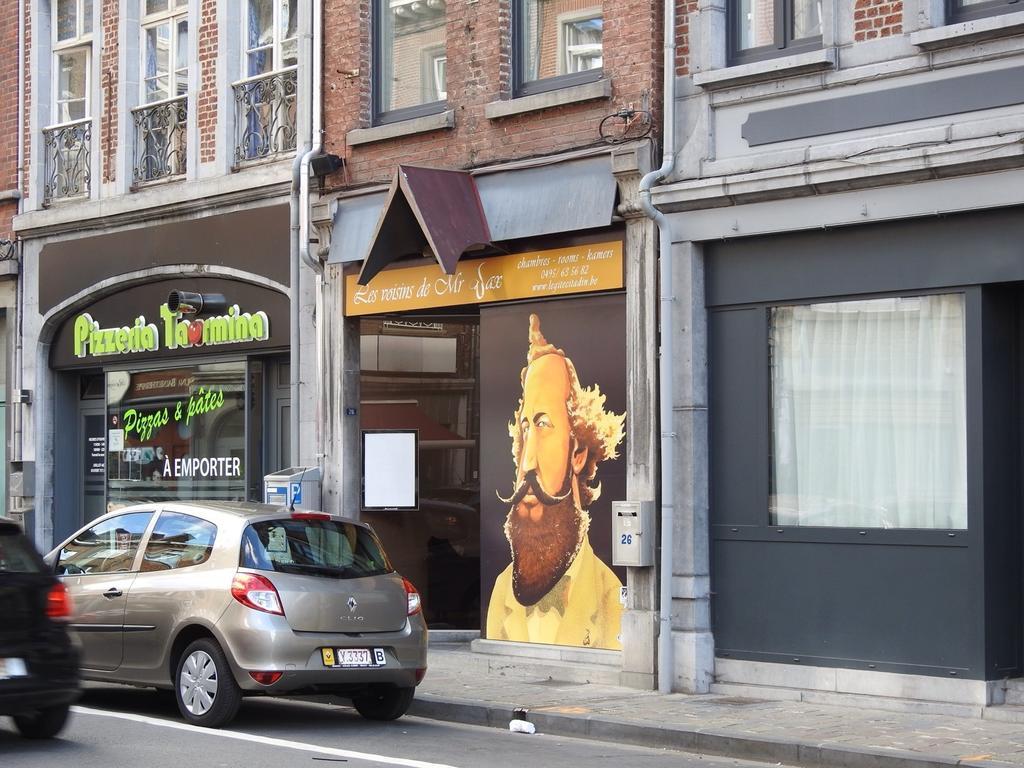 Les Voisins De Mr Sax Hotel Dinant Exterior foto