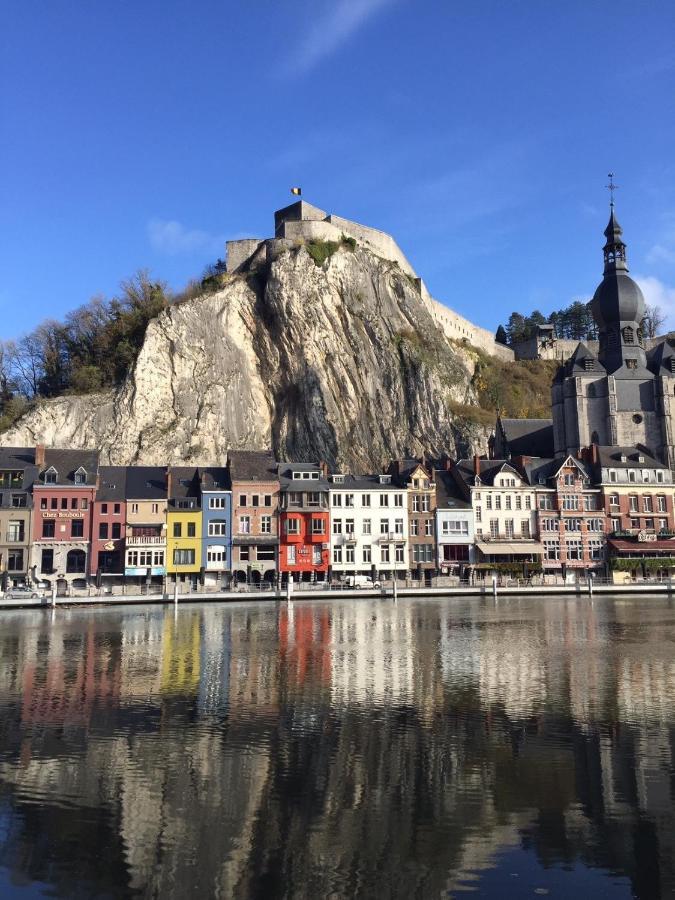 Les Voisins De Mr Sax Hotel Dinant Exterior foto